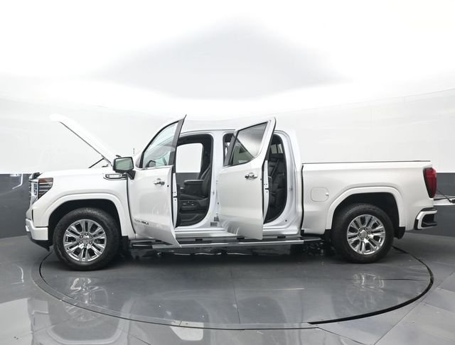Used 2024 White Frost Tricoat GMC Denali image 34