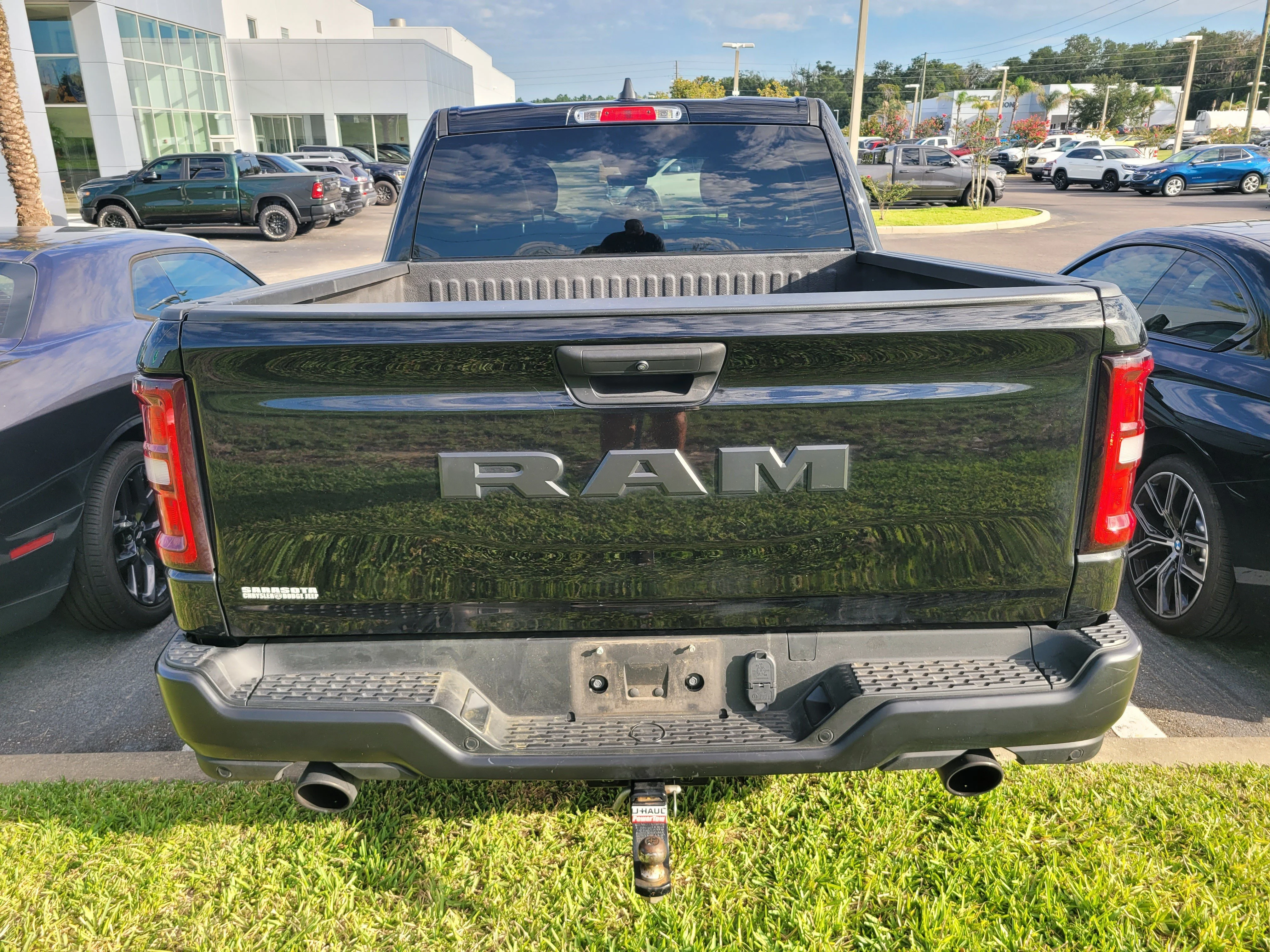 Used 2025 Diamond Black Crystal Pearlcoat Ram Tradesman image 5