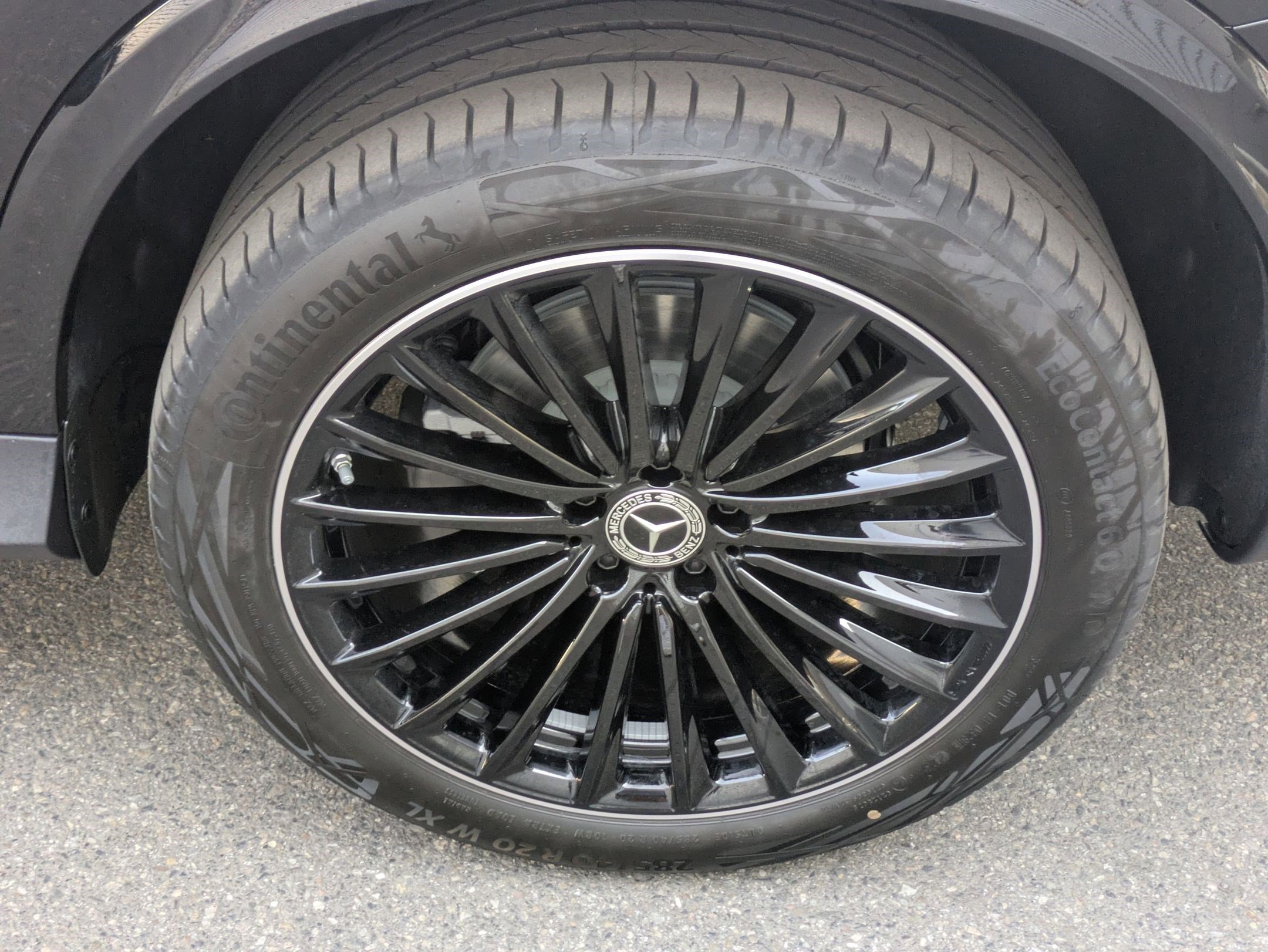 New 2026 Black Mercedes-Benz GLC 300 image 32