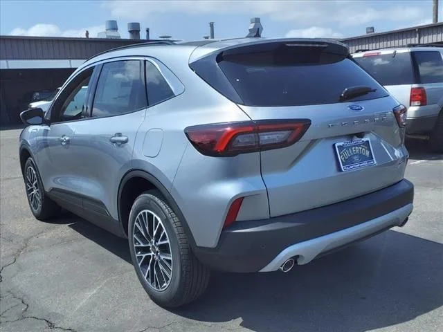 New 2024 Iconic Silver Metallic Ford Base image 4