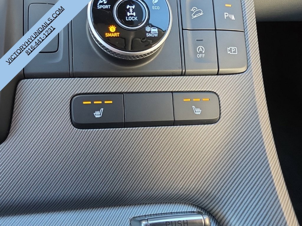 Used 2025 White Hyundai SEL image 20