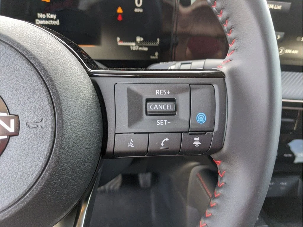 Used 2025 White Nissan SR image 32