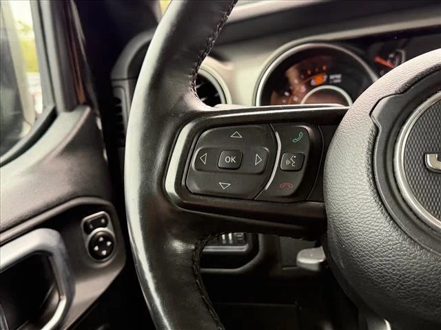 Used 2020 Black Clearcoat Jeep Sport S image 16