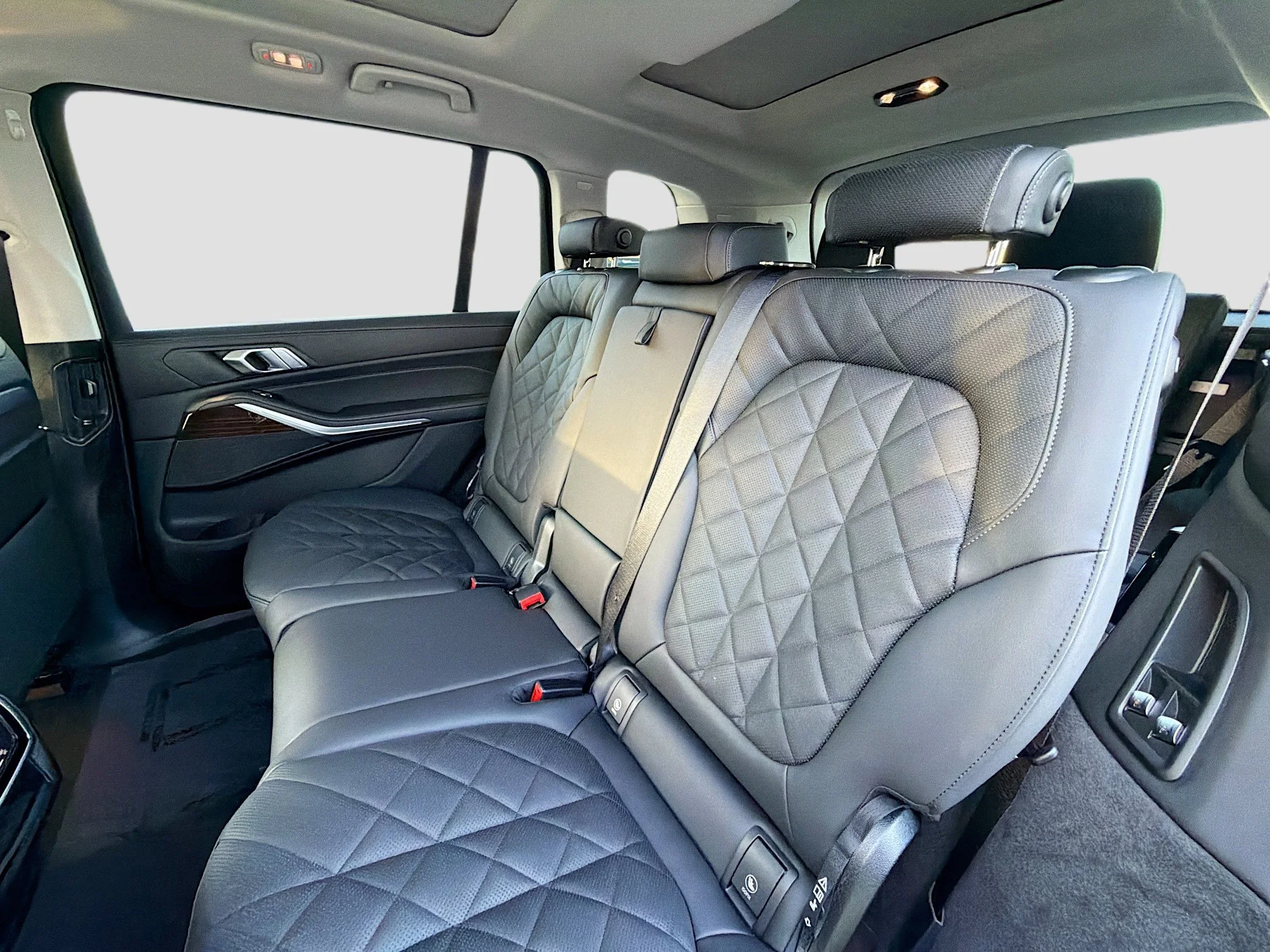 New 2027 Black Sapphire Metallic BMW xDrive40i image 23