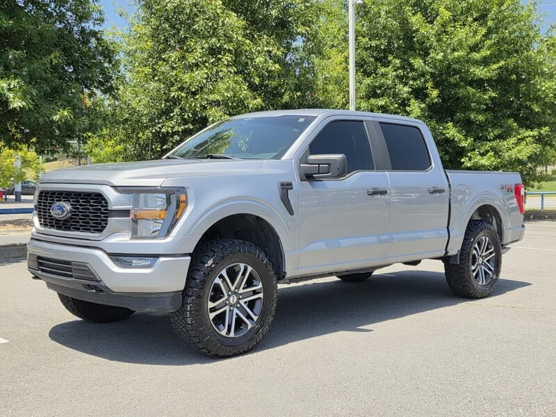 Used 2023 SILVER FORD XL image 1