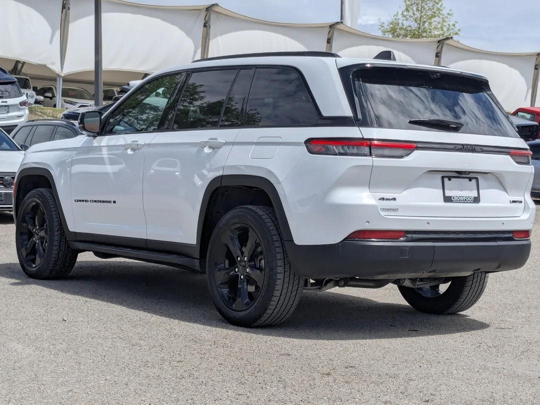 Certified Used 2024 White Jeep Limited - - 4x4 - Luxury Grp II - Safety Grp - Capri Leather - Dual-Pane Sunroof & More! image 6