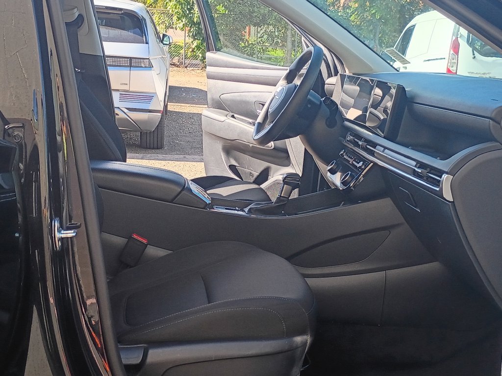 Certified Used 2025 Black Hyundai SEL image 18