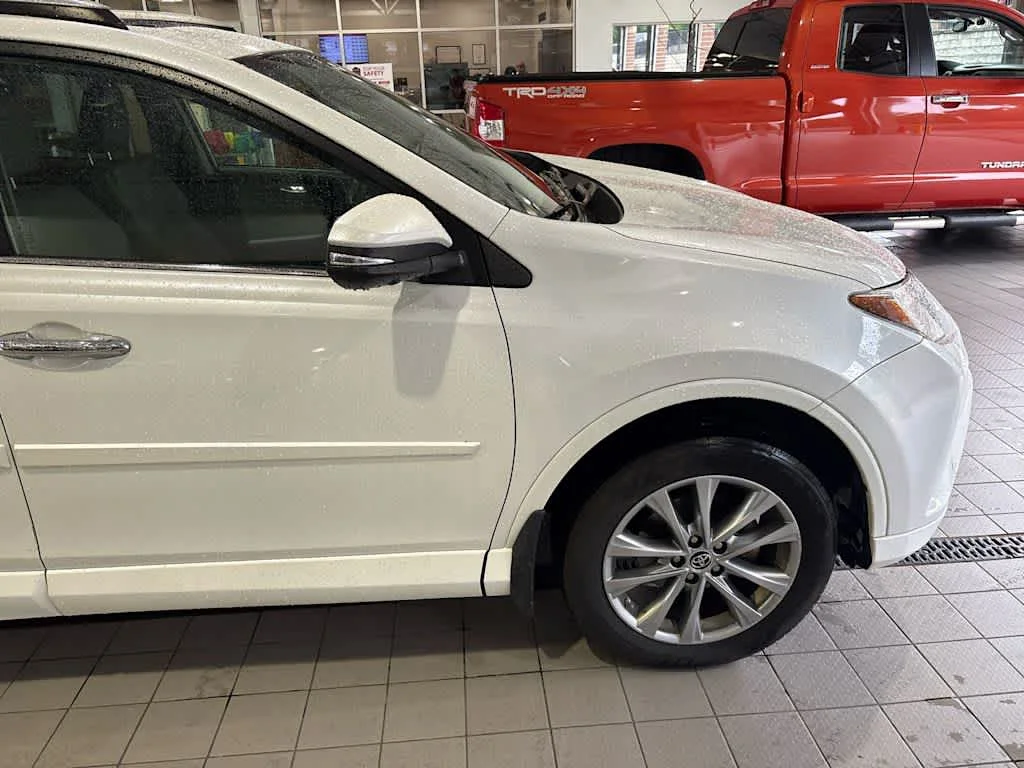 Used 2017 Blizzard Pearl Toyota Platinum image 12
