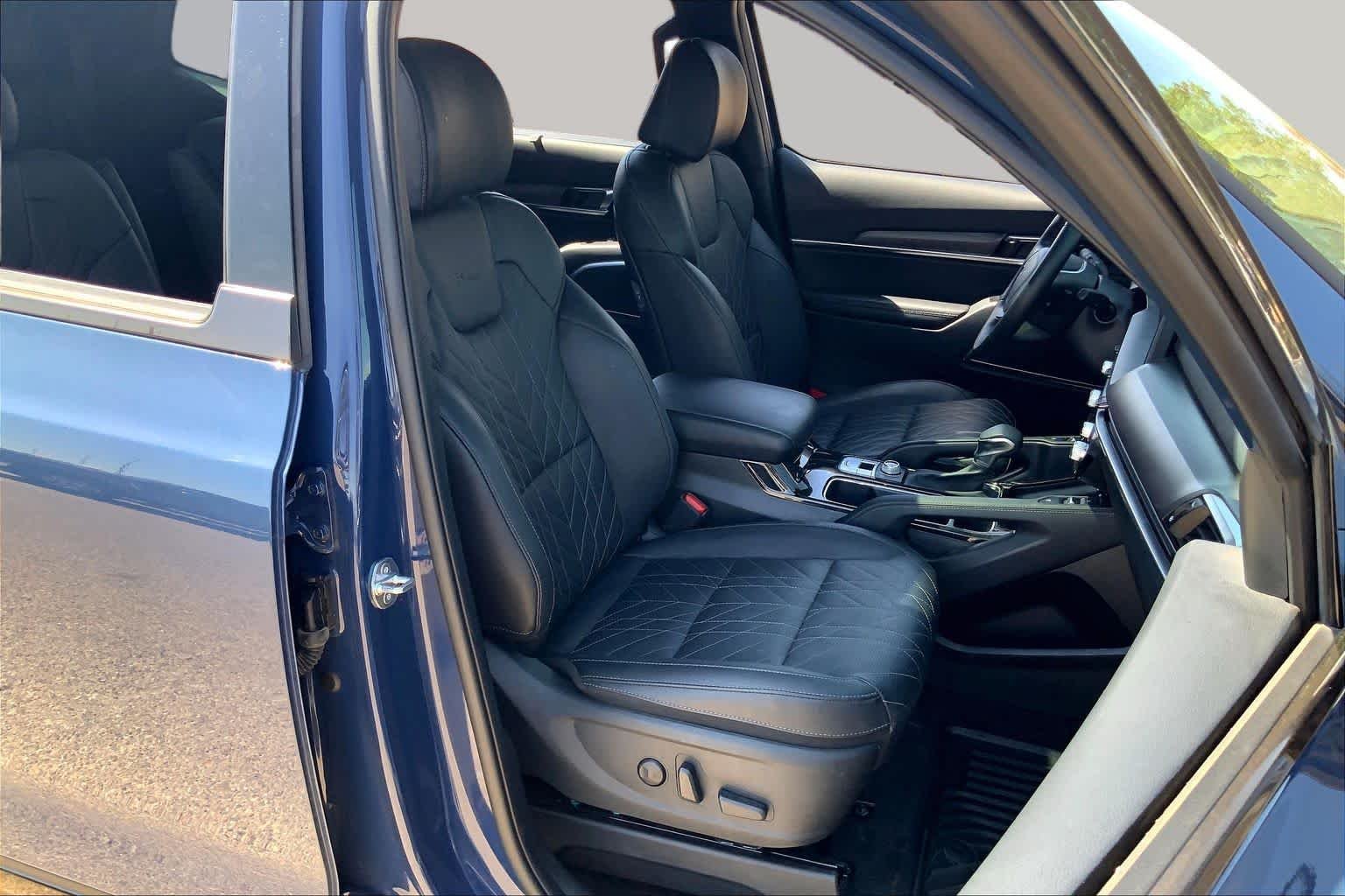Used 2025 Midnight Lake Blue Kia SX X-Line image 8