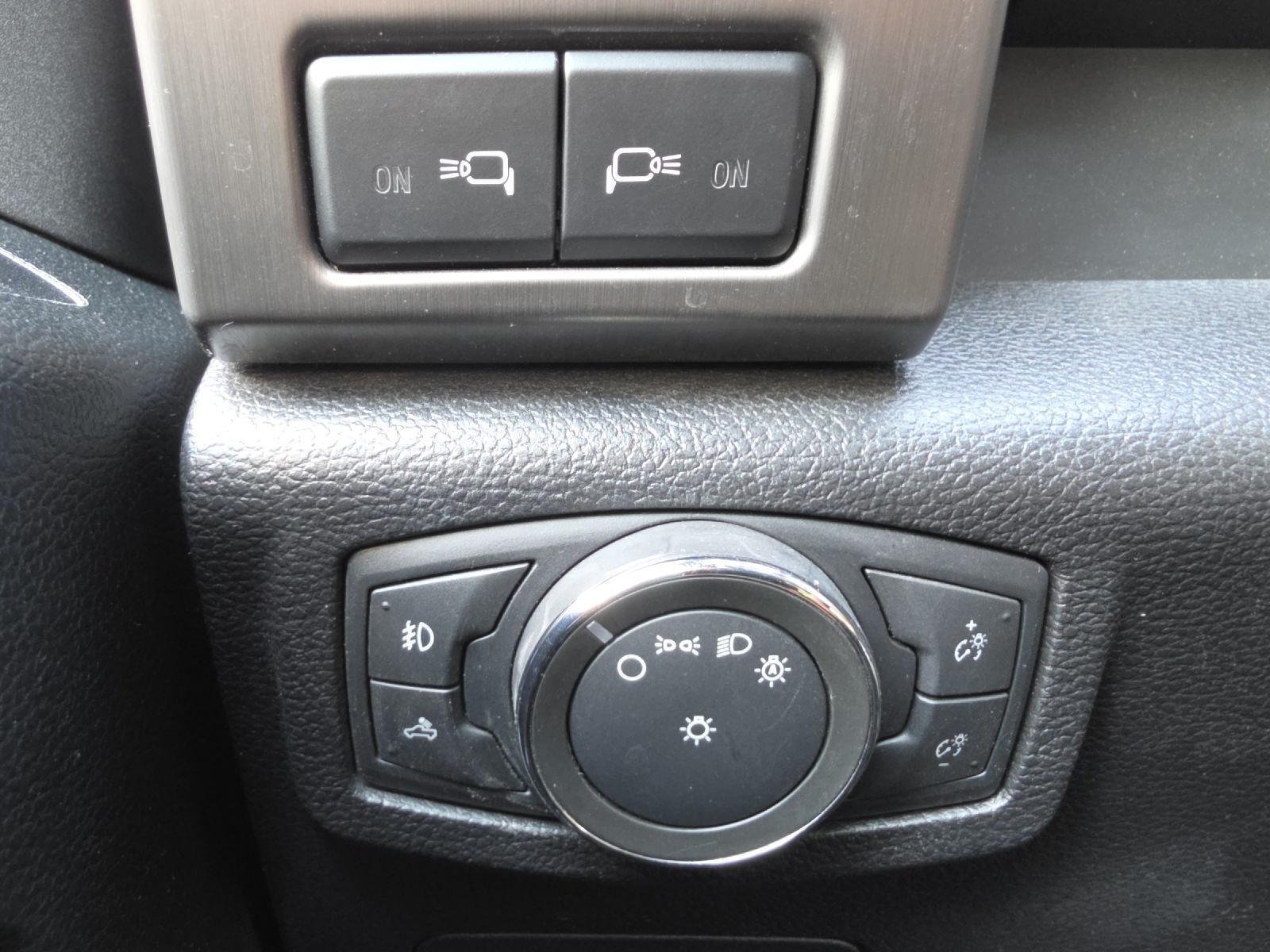 Used 2016 White Platinum Metallic Tri-Coat Ford Limited image 50