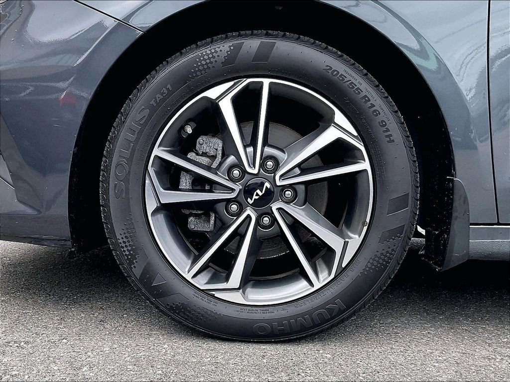 Used 2023 Gray Kia LXS image 7