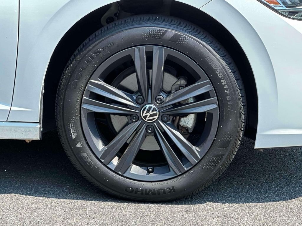 Certified Used 2023 White Volkswagen 1.5T SE image 8