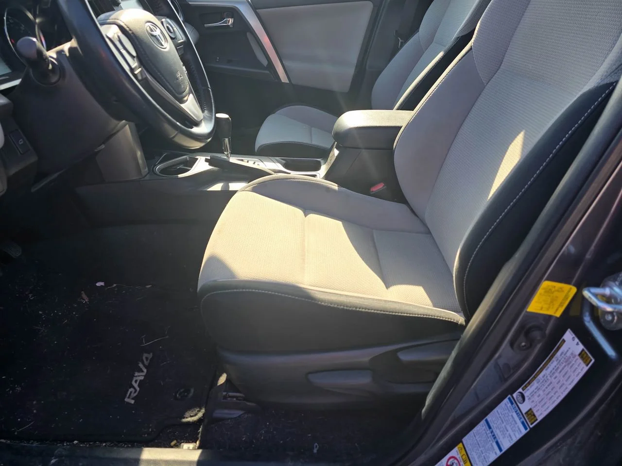 Used 2016 Gray Toyota XLE image 9
