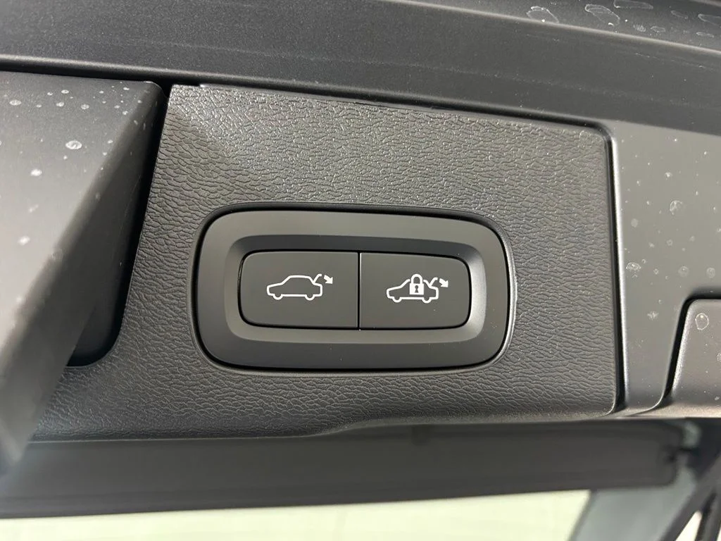 New 2026 Gray Metallic Volvo Ultra image 38