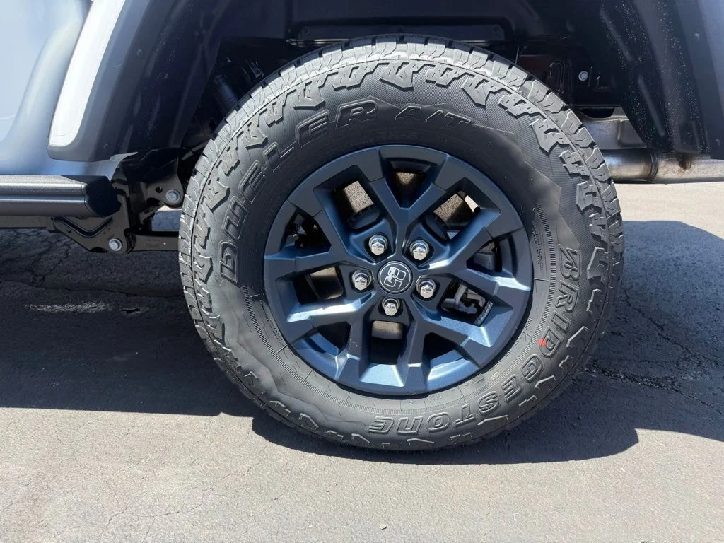 New 2026 Bright White Clearcoat Jeep 85th Anniversary Edition image 32