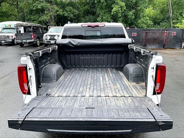 Used 2023 White GMC Denali image 30