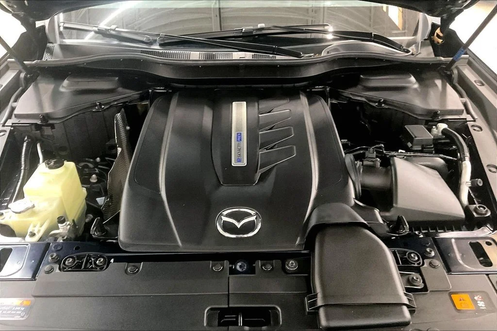 Used 2024 Blue Mazda Preferred image 9