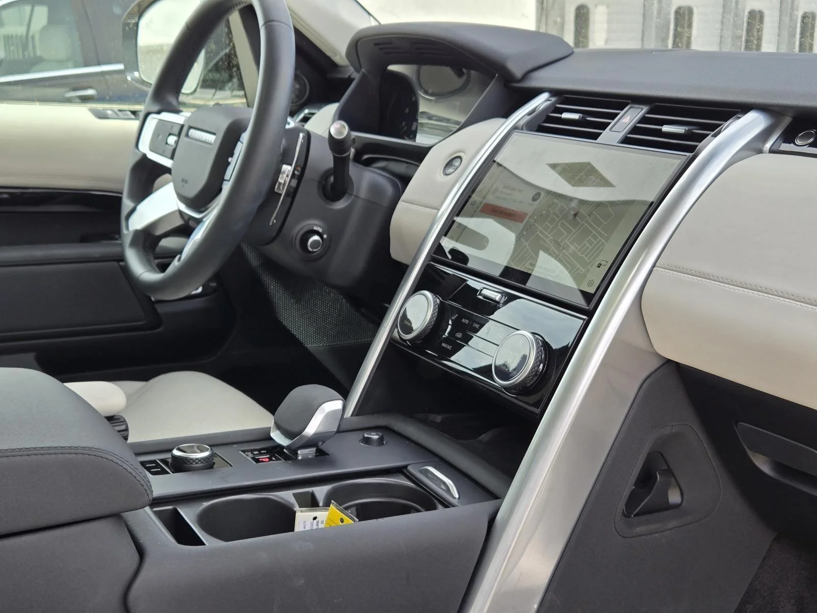 Certified Used 2025 Fuji White Land Rover S image 43