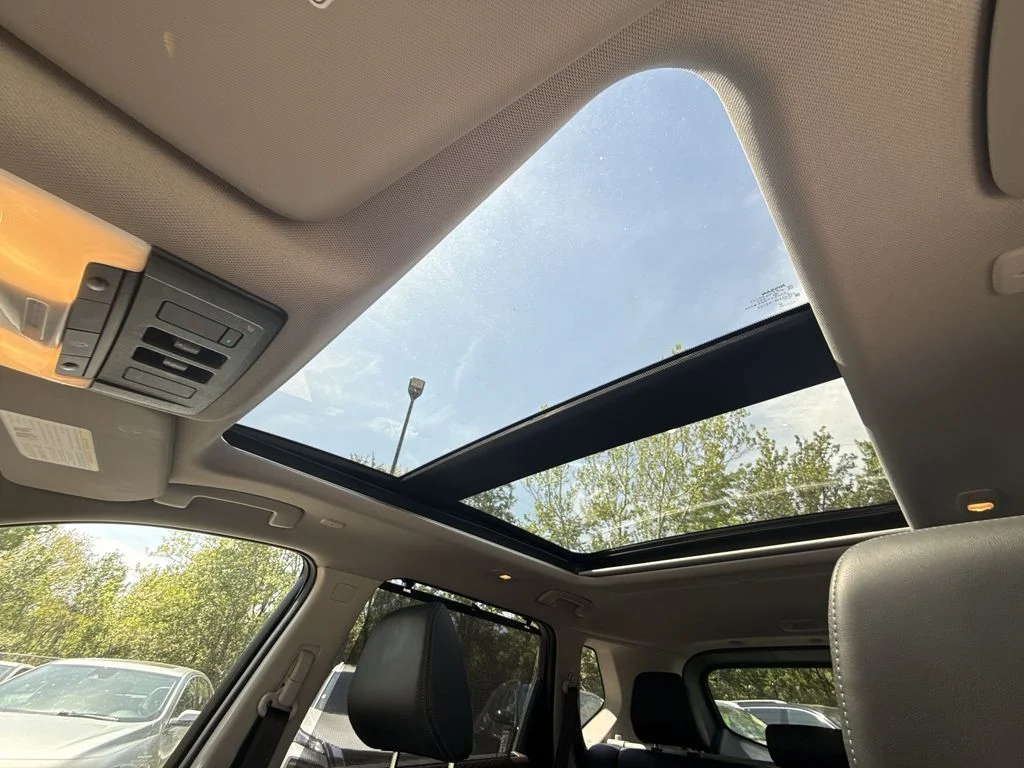 Used 2022 Orange Nissan Platinum image 21