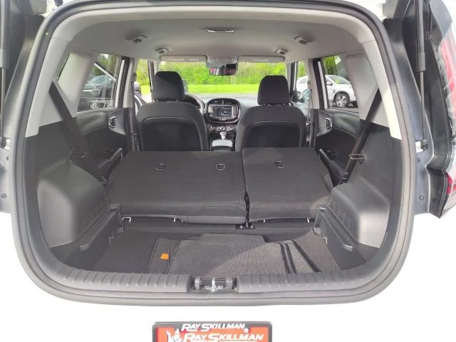 Used 2025 White Kia LX image 24
