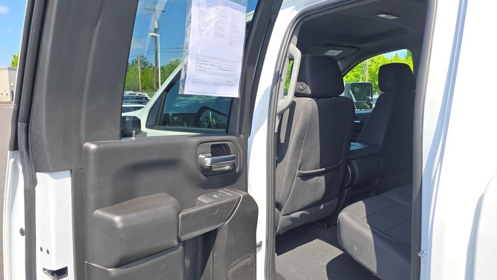 Used 2025 Summit White Chevrolet Custom image 15