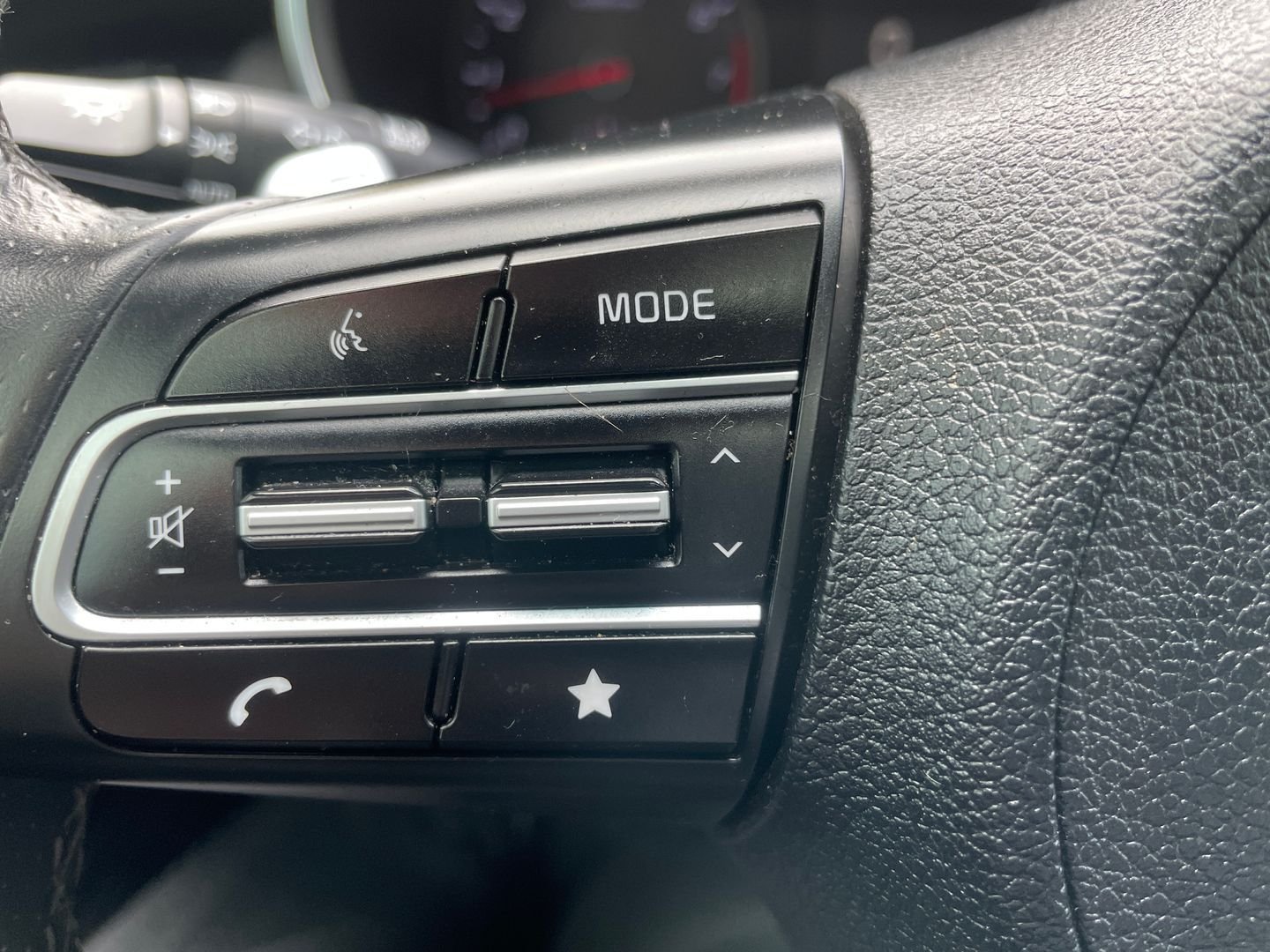 Used 2022 White Kia GT1 image 26