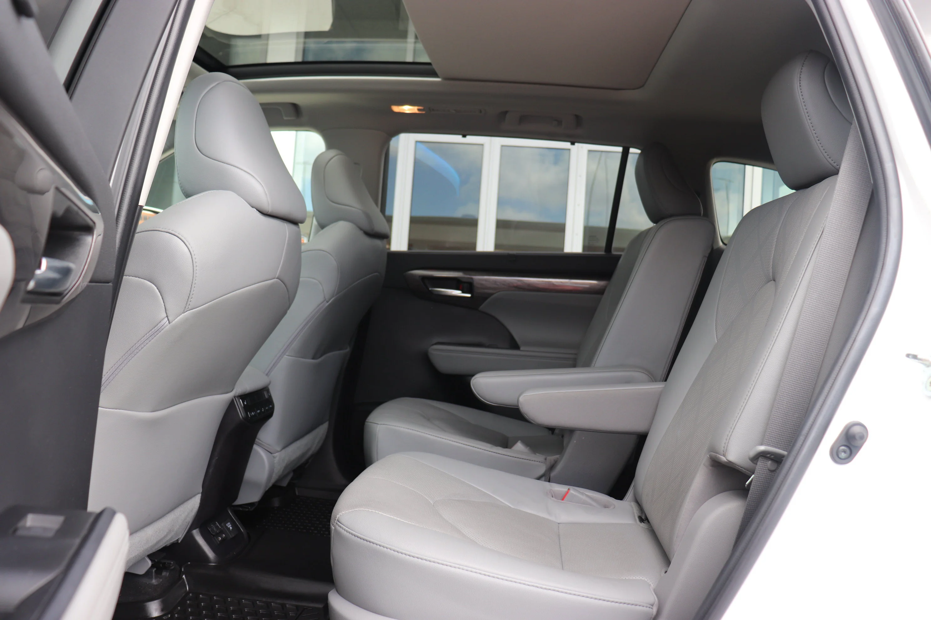 Used 2023 Blueprint Toyota Hybrid Limited image 13