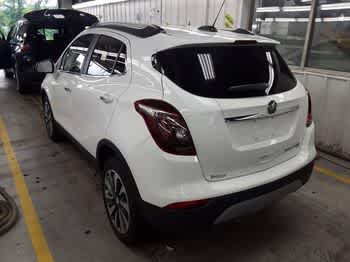 Used 2022 Summit White Buick Preferred image 3