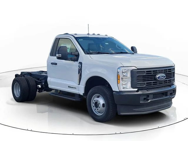 New 2026 Oxford White Ford XL image 3