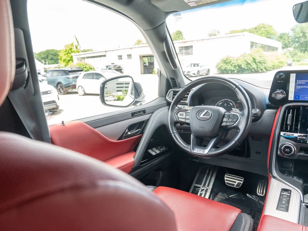 Used 2023 White Lexus 600 F SPORT image 19