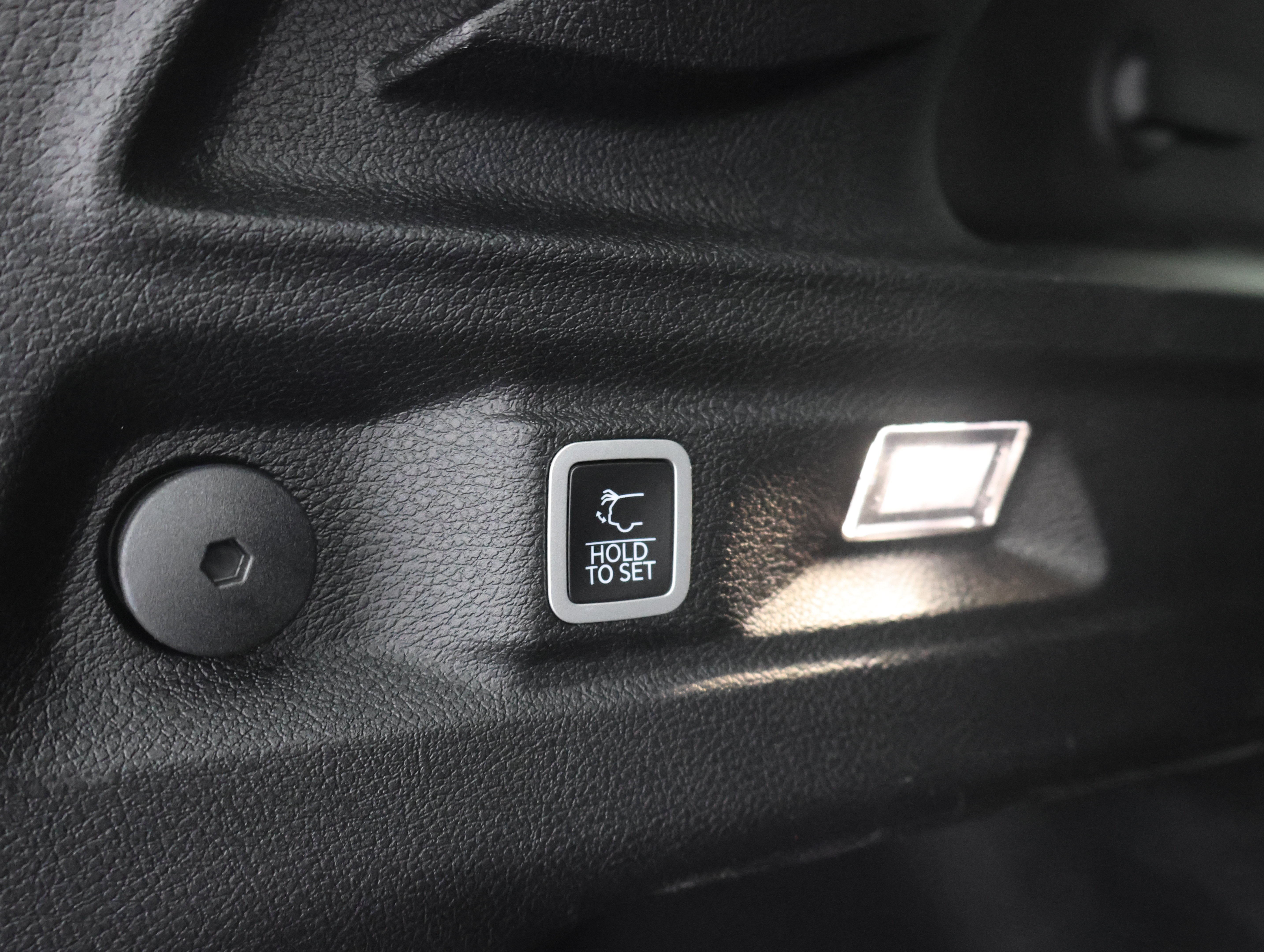 Used 2023 Diamond Black Crystal Pearlcoat Jeep 4x4 Altitude: ALTITUDE-4WD-MOON-HEATED SEATS-NEW TIRES-BACKUP CAM-1 OWNER image 31