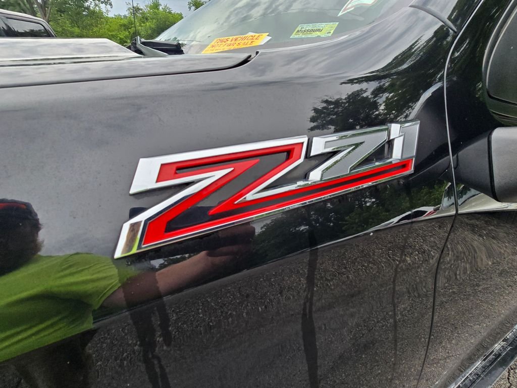 Used 2020 Black Chevrolet LT image 14