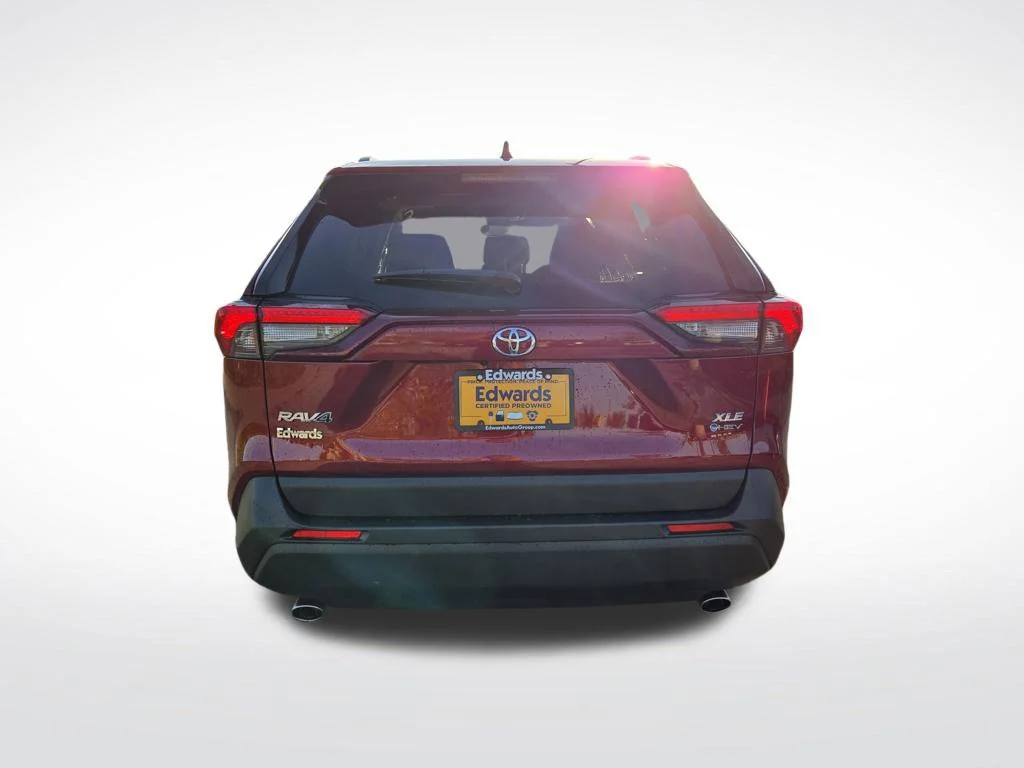 Used 2025 Red Toyota XLE image 4