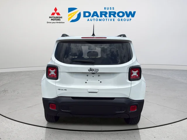 Used 2023 White Jeep Latitude image 4