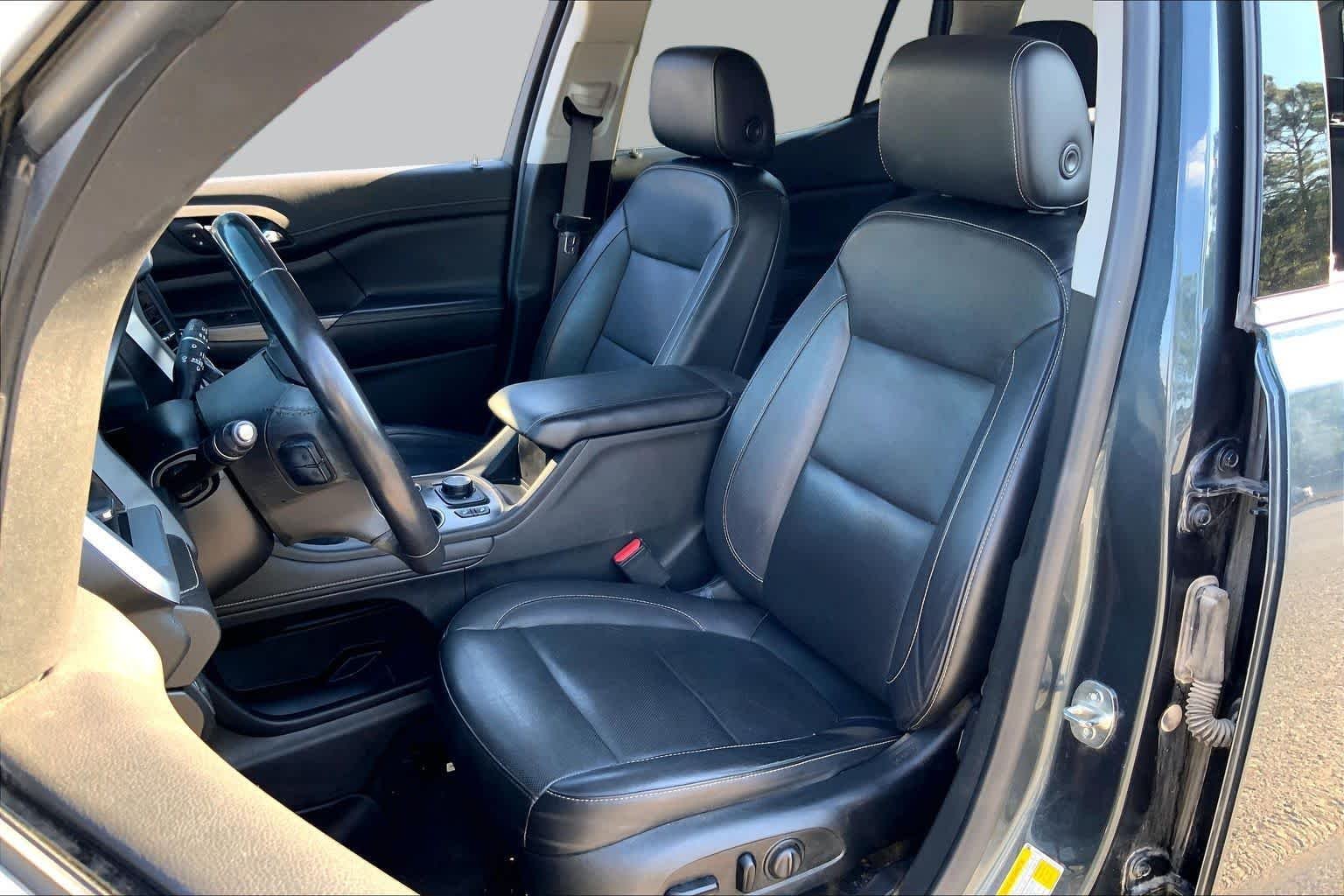 Used 2020 Dark Sky Metallic GMC SLT image 8