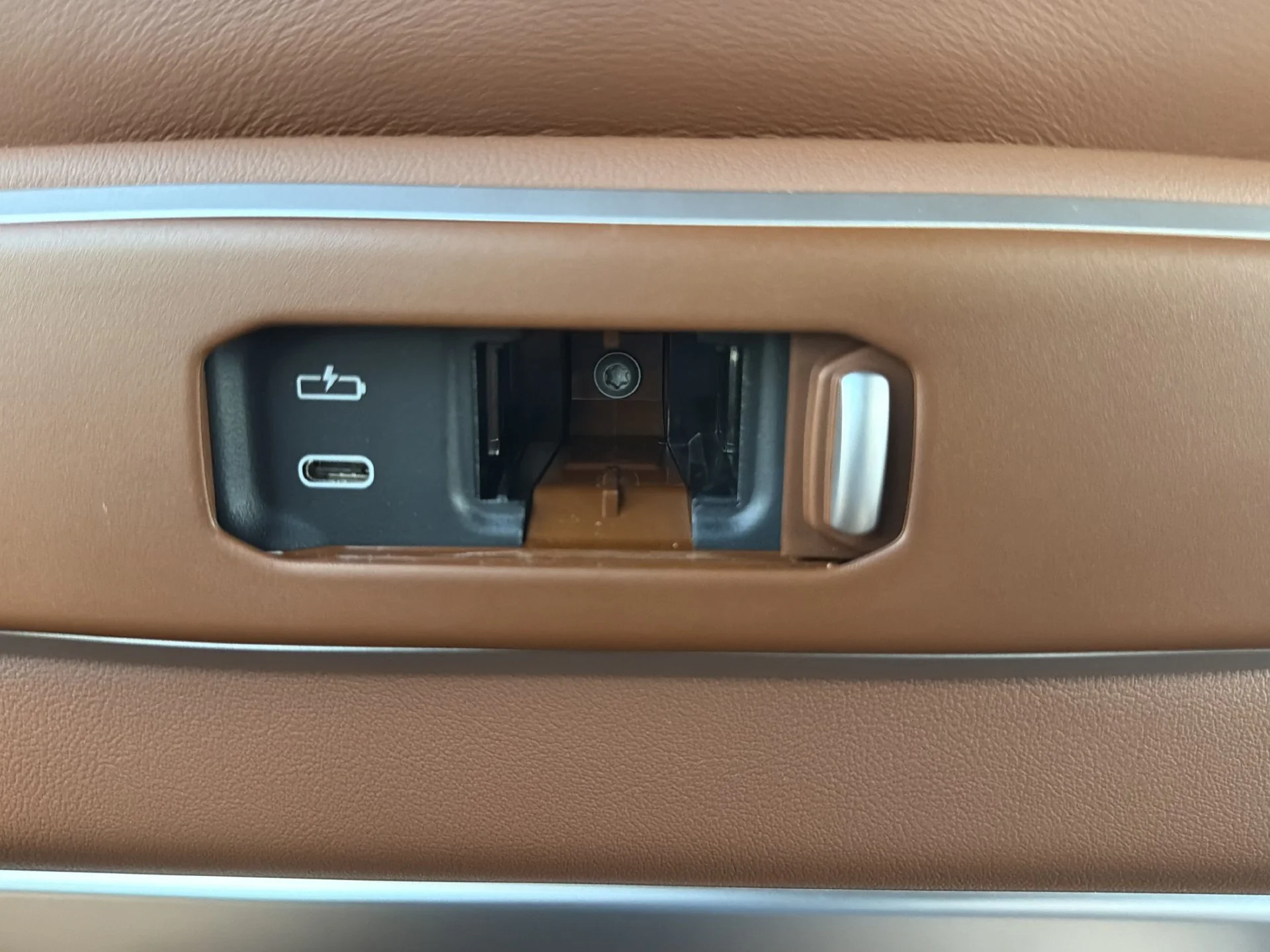 New 2027 Tanzanite Blue II Metallic BMW xDrive40i image 21