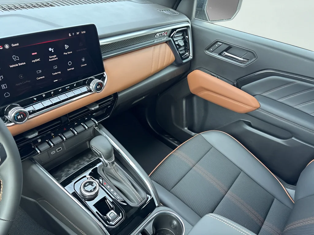 2026 GMC Canyon AT4 - Photo 24