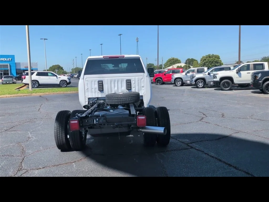 2026 GMC Sierra 3500 Chassis Cab Pro - Photo 31