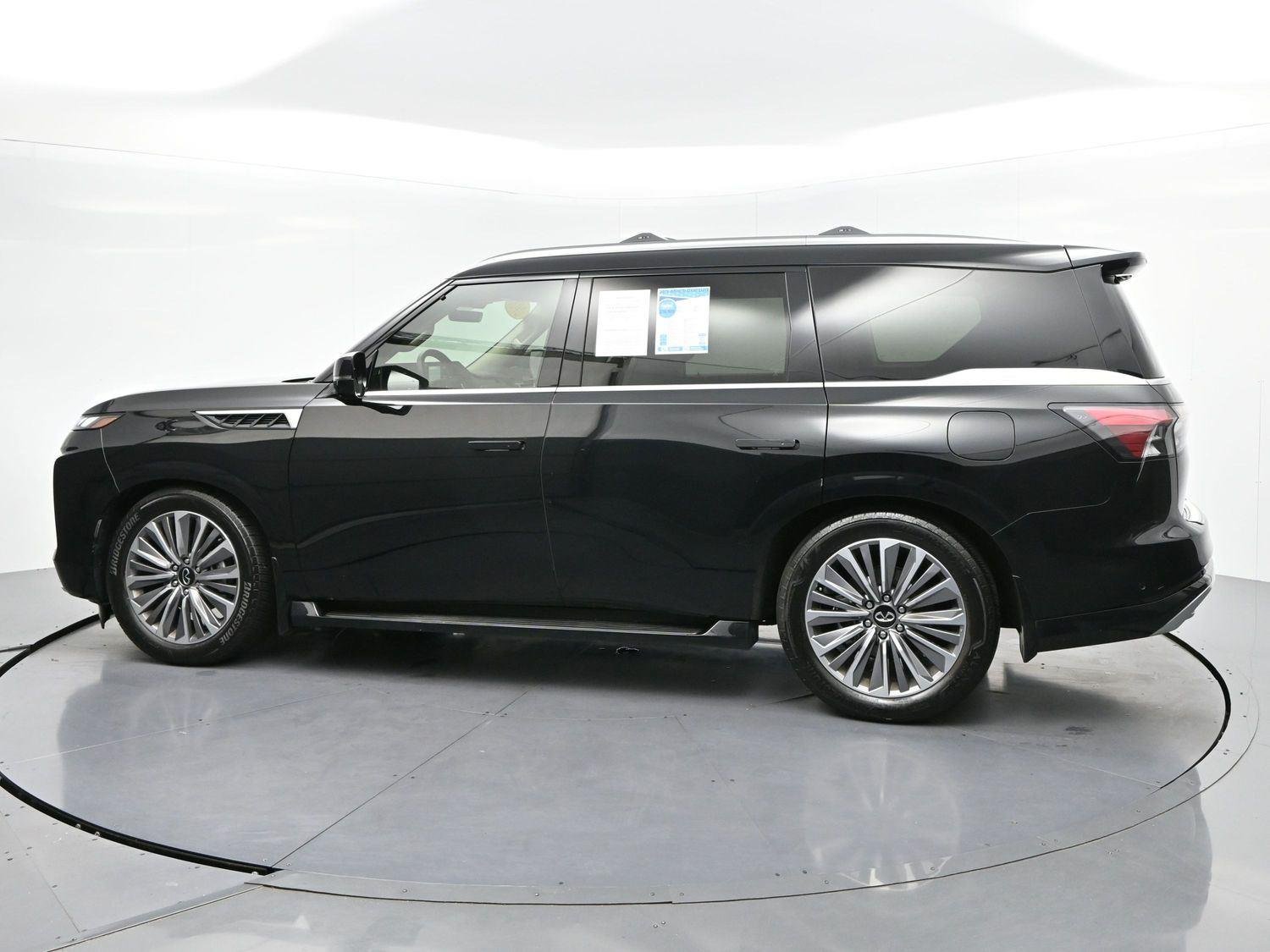 Used 2025 Black Obsidian INFINITI LUXE image 5