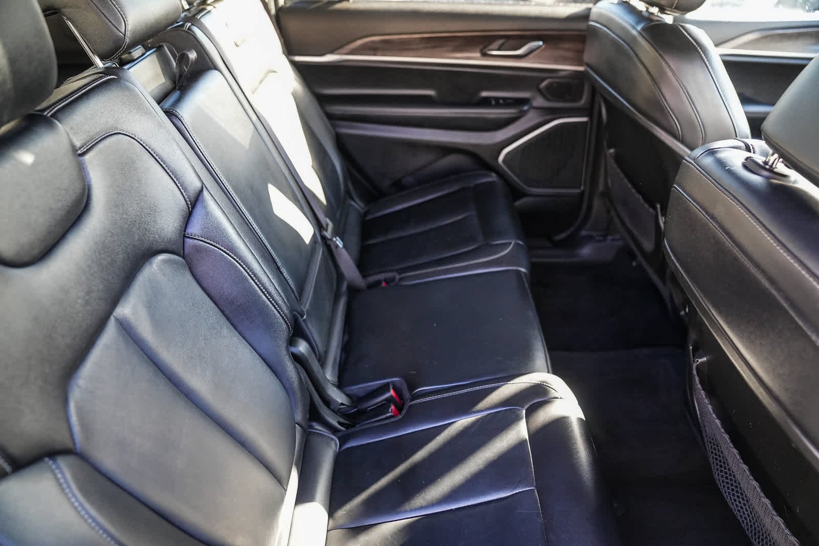 Used 2021 Velvet Red Pearlcoat Jeep Limited image 11