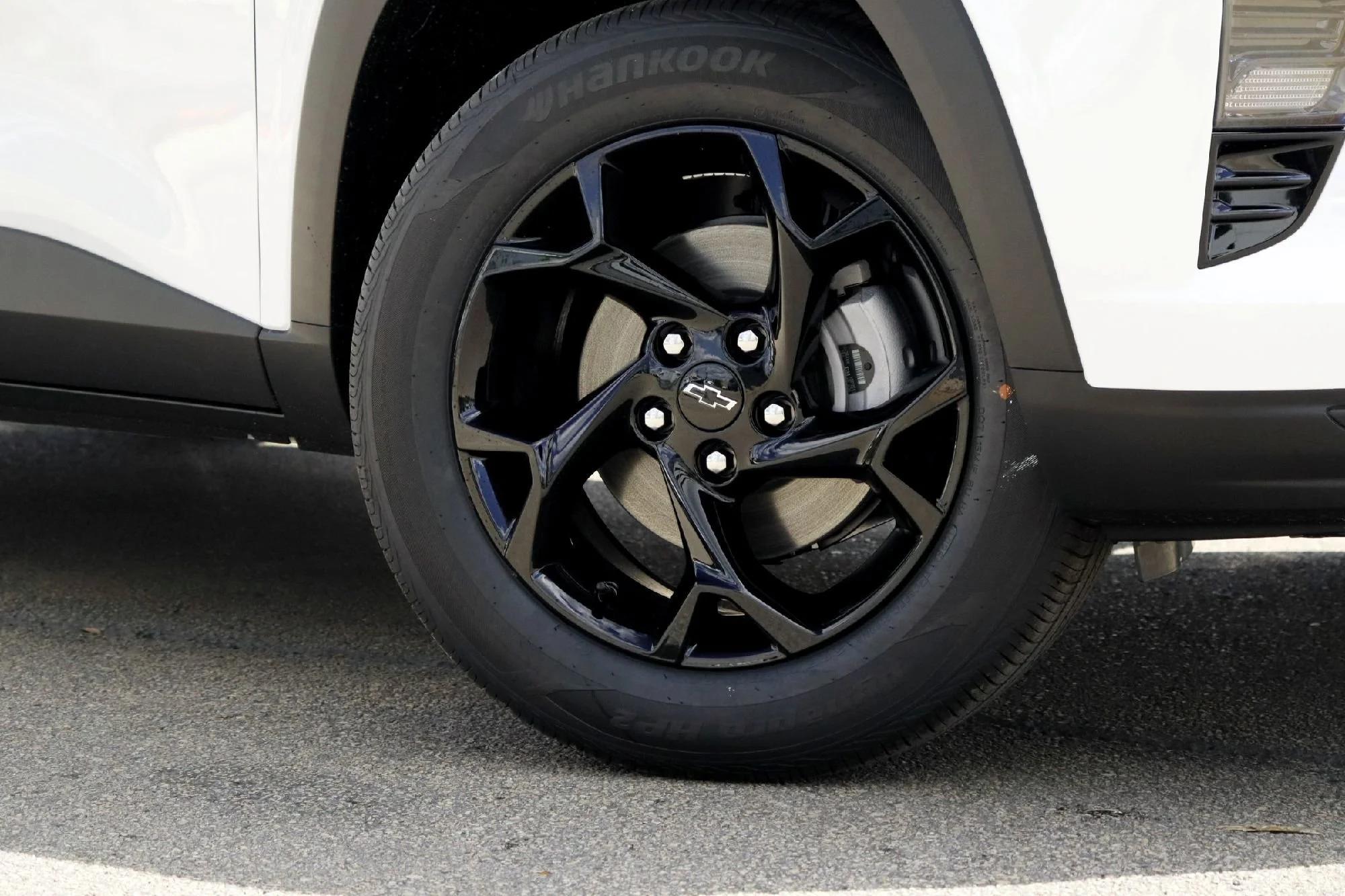 New 2026 White Chevrolet LT image 3