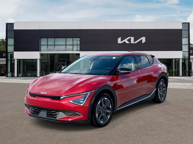 Used 2025 Red Kia Light image 4