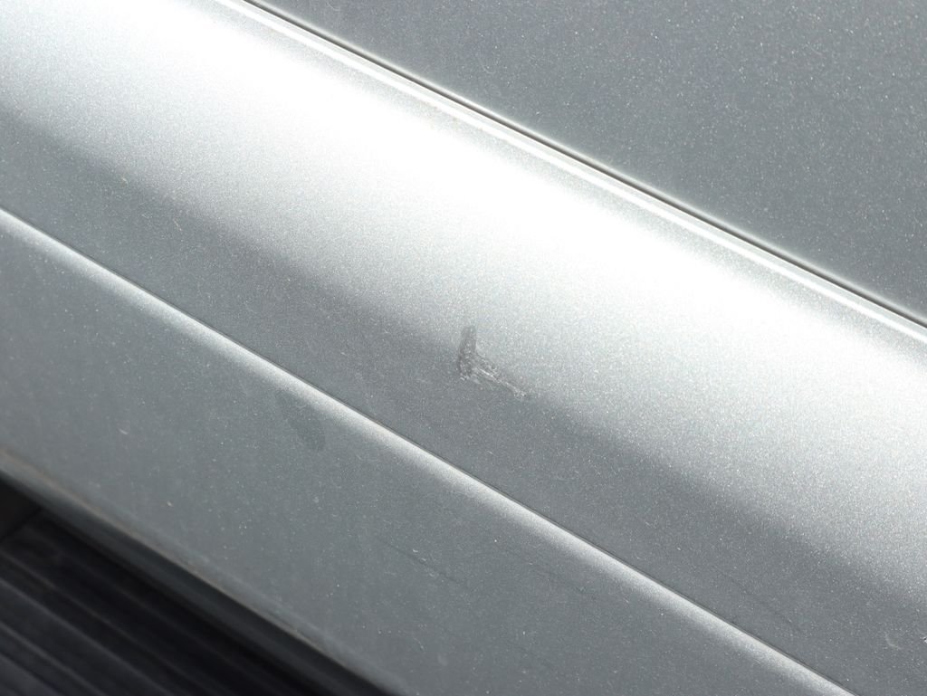 Used 2006 Titanium Metallic Lexus 470 image 23