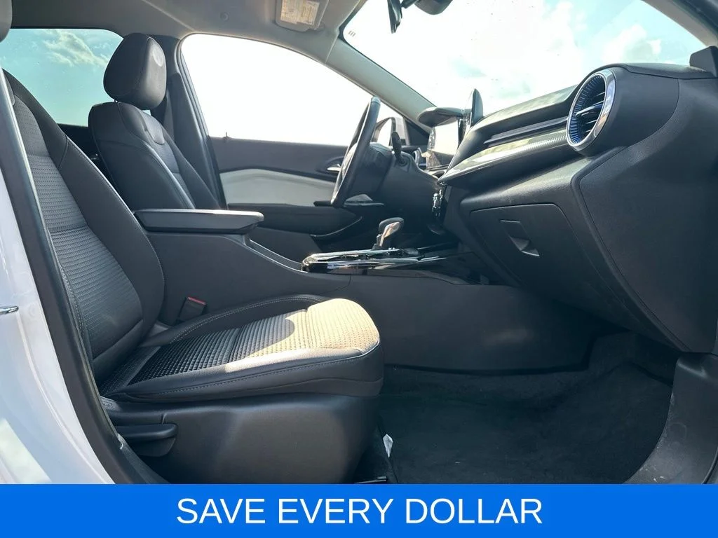 Used 2024 White Chevrolet LT image 16