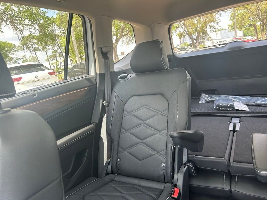 New 2026 White/off-white Volkswagen 2.0T SE w/Technology image 12