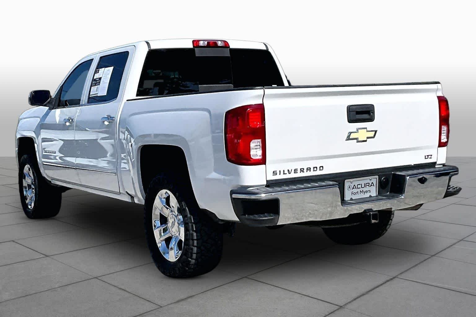 Used 2018 Iridescent Pearl Tricoat Chevrolet LTZ image 12