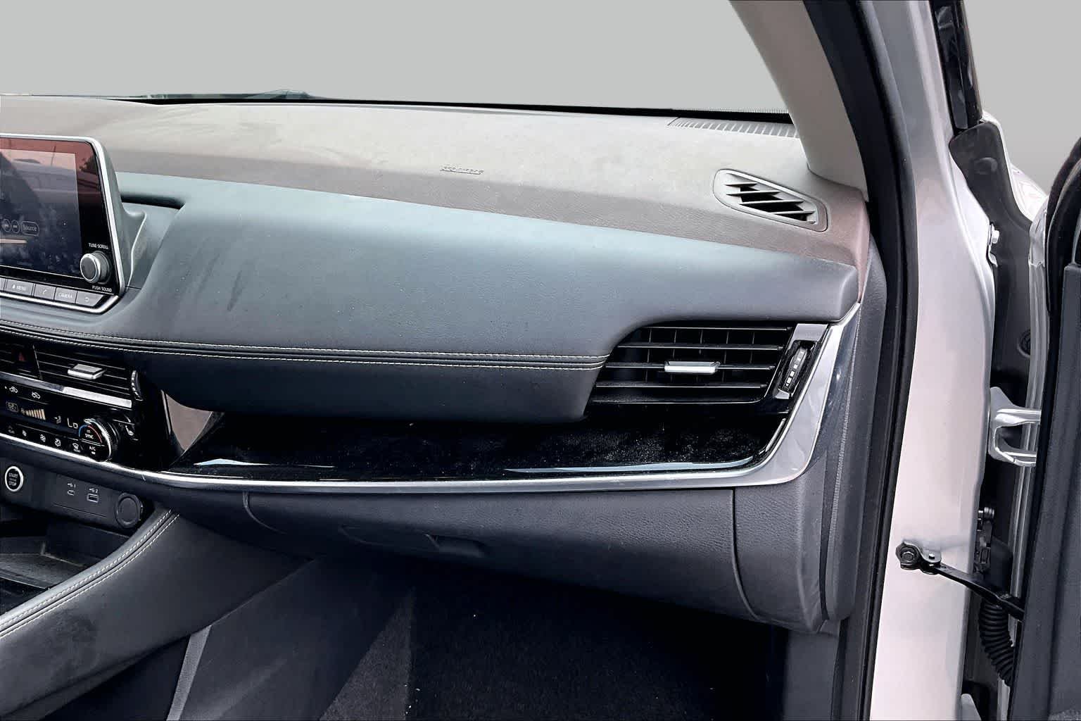 Used 2022 BRILLIANT SILVE Nissan SL image 18