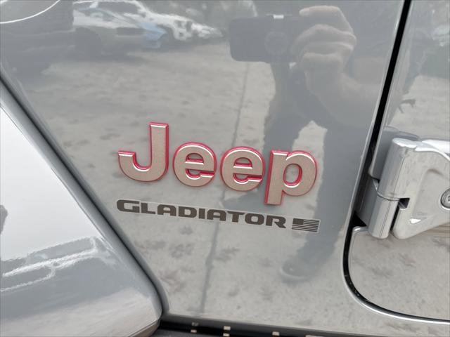 New 2026 Anvil Clear-Coat Exterior Paint Jeep Rubicon image 12