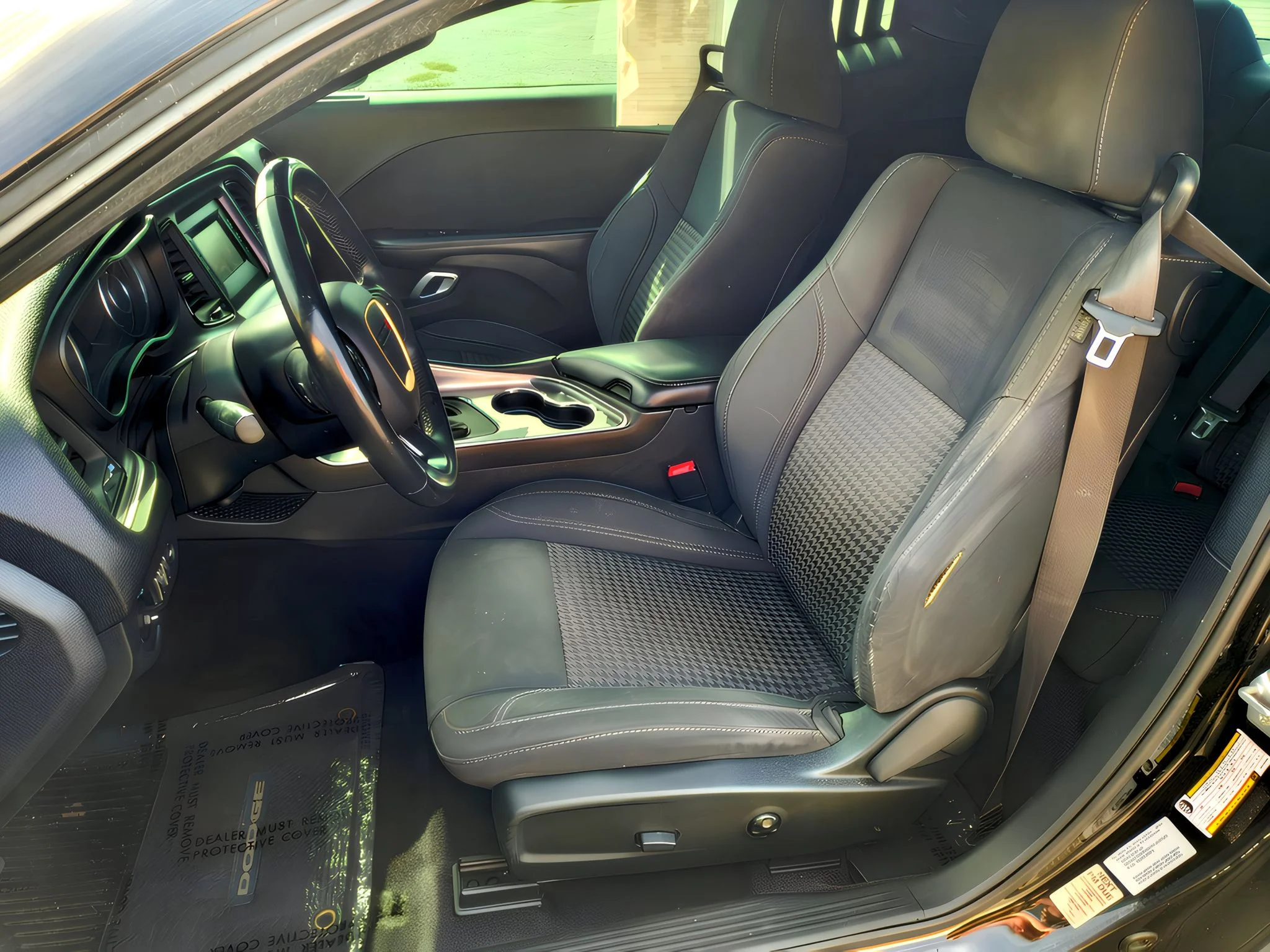 2016 Dodge Challenger SXT - Photo 11