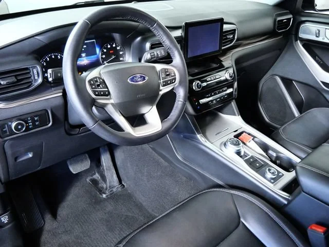 Certified Used 2023 Green Ford Limited image 3